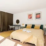 Host Wise - Peaceful & Luxurious Flat - Terrace Lägenhet *