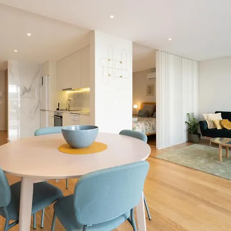 Host Wise - Peaceful & Luxurious Flat - Terrace Apartament