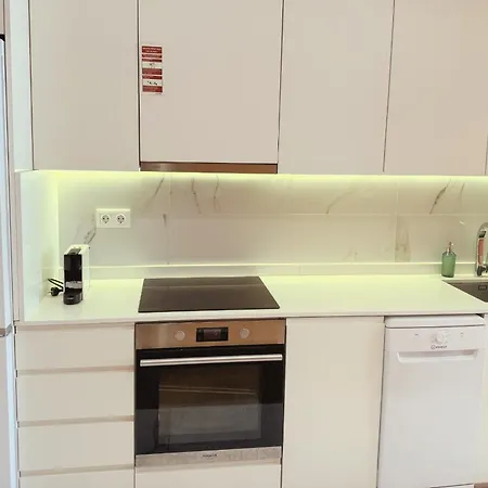 Host Wise - Peaceful & Luxurious Flat - Terrace Apartament