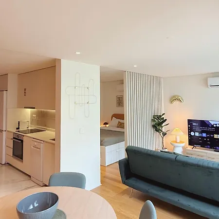 Host Wise - Peaceful & Luxurious Flat - Terrace Apartament