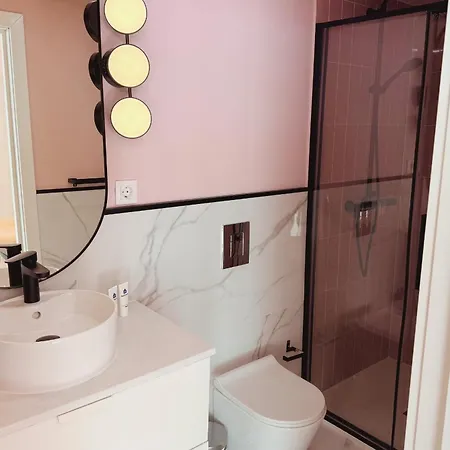 Host Wise - Peaceful & Luxurious Flat - Terrace Apartament *