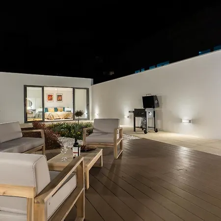 Host Wise - Peaceful & Luxurious Flat - Terrace Apartment *